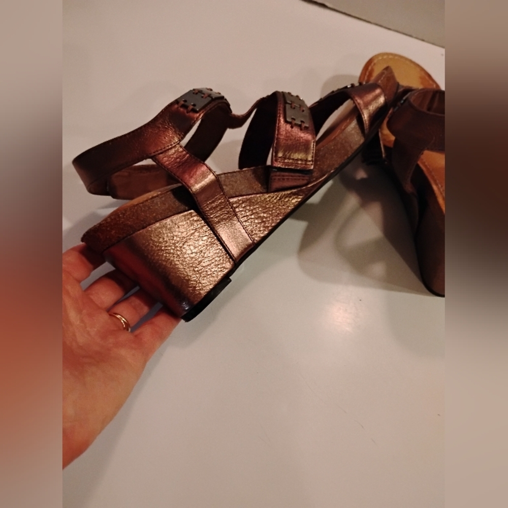 ...Me Too(Soho) Brown Tan Strappy Sandals Ankle Metal Square Plates Decor 7.5 - Picture 10 of 16
